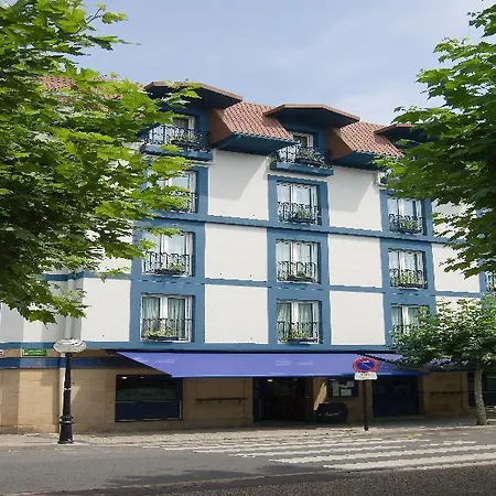 Jauregui Otel 3*