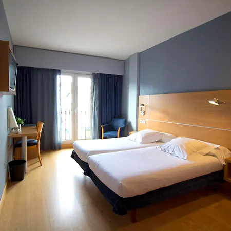 Jauregui מלון הונדאריבה