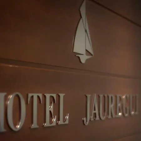 Jauregui Otel