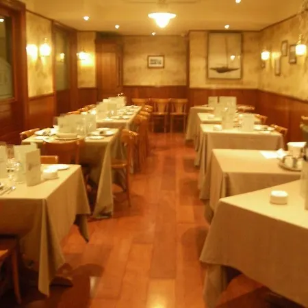 Jauregui Otel 3*